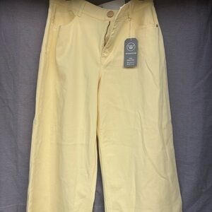 Wit & Wisdom “ab”solutions sz 12 Sam cut Pale Yellow Wide Leg cropped NWT